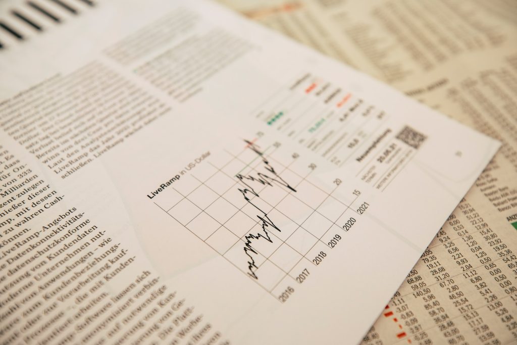 Forecasting financial markets